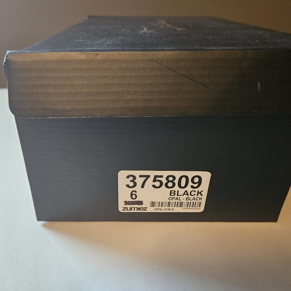 Zumiez slides - Picture 7 of 11